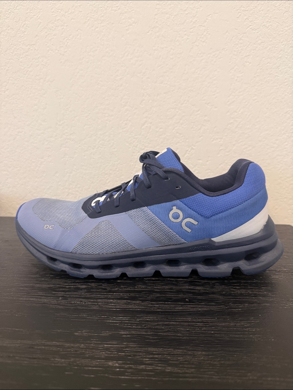 On Running Cloudswift Men's Size 10.5 Running Shoes - Blue Gradient Cloudtec